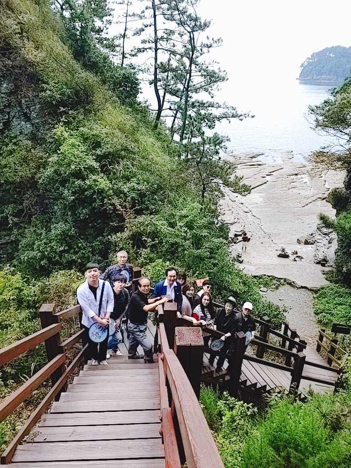 공룡들의 서식지 상족암(고성).jpg
